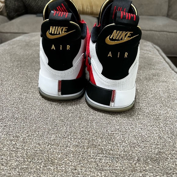 Nike Air Jordan 33 ‘Future Flight’ - Picture 6 of 7